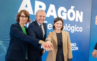El presidente de Aragón junto a directivas de Amazon Web Services en la presentación de la gran inversión de centros de datos en la Comunidad.