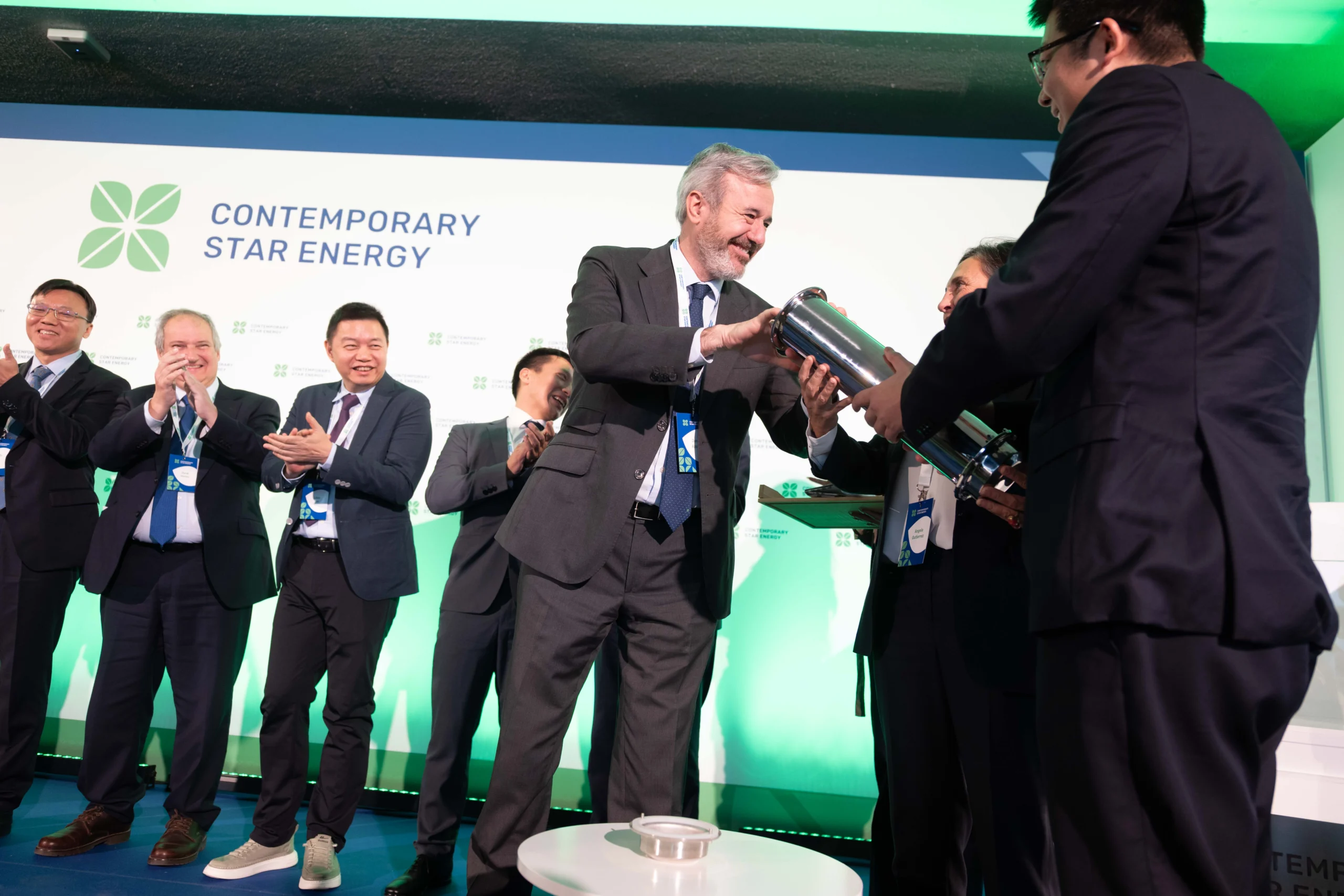 primera piedra de la futura gigafactoría de baterías de Stellantis