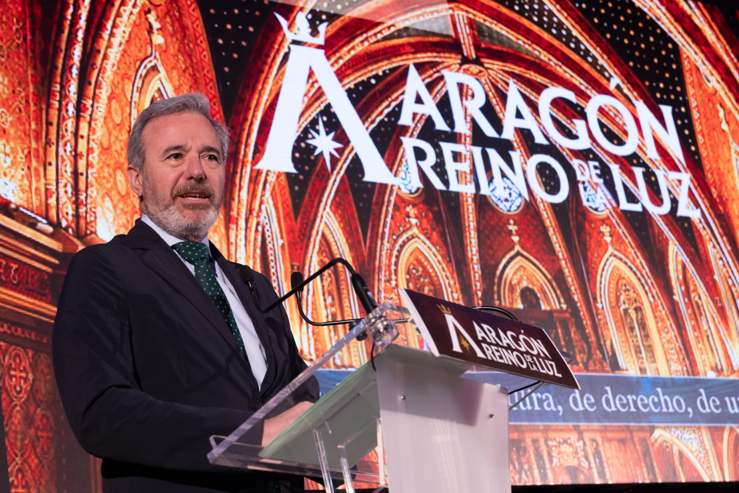 Presentación del proyecto Aragón, Reino de la Luz El presidente de Aragón, Jorge Azcón, presenta el proyecto Aragón, Reino de la Luz durante un acto institucional
