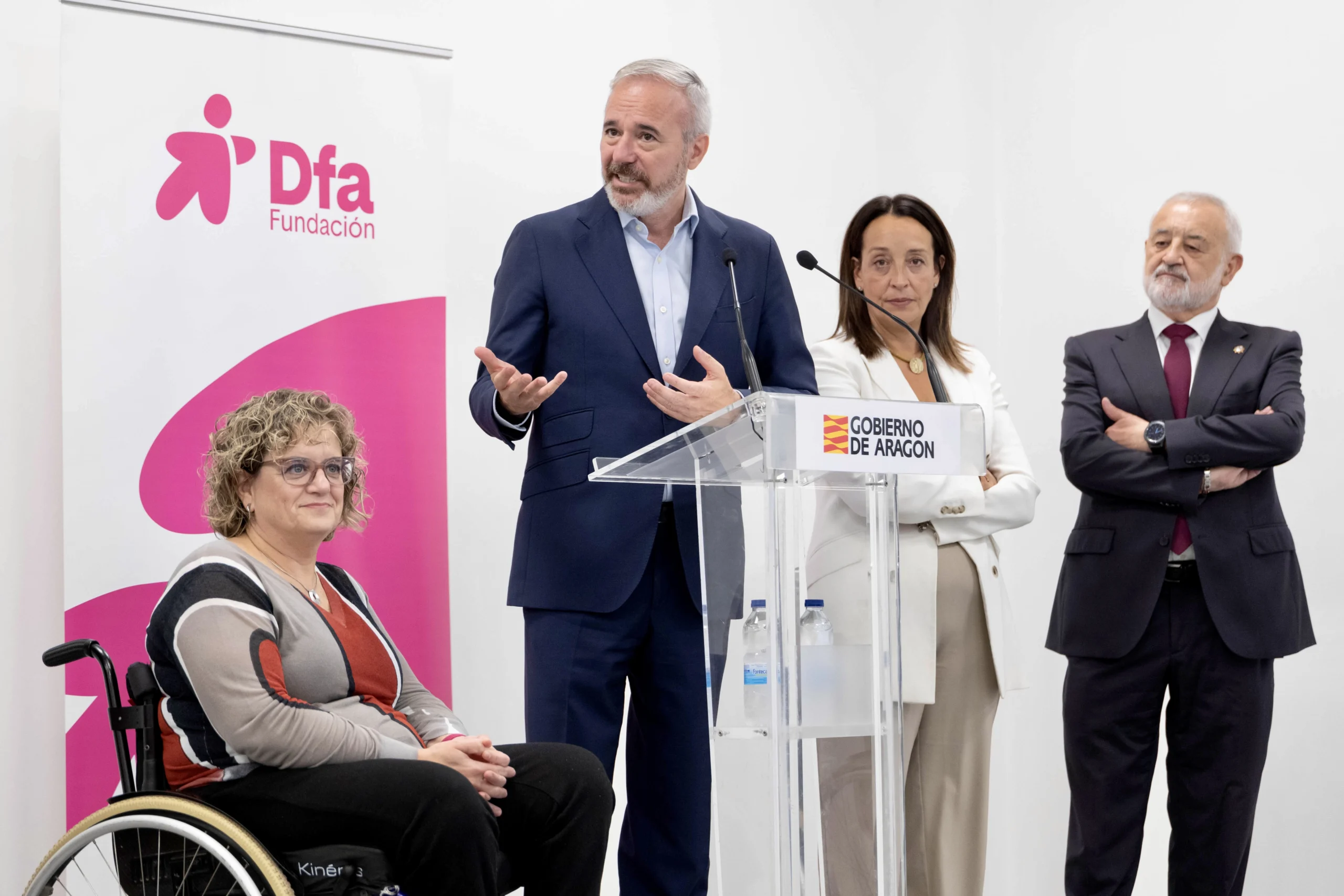 Acto sobre bienestar social y discapacidad con representantes del Gobierno de Aragón y la Fundación DFA
